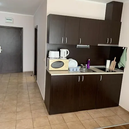 студио нели- созополистайл клуб Sozopol